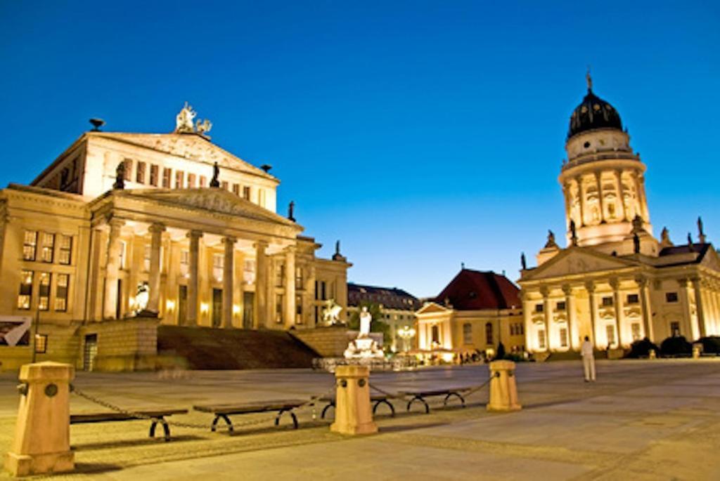 Lebensquelle Am Checkpoint Charlie Hotel Berlin Bagian luar foto